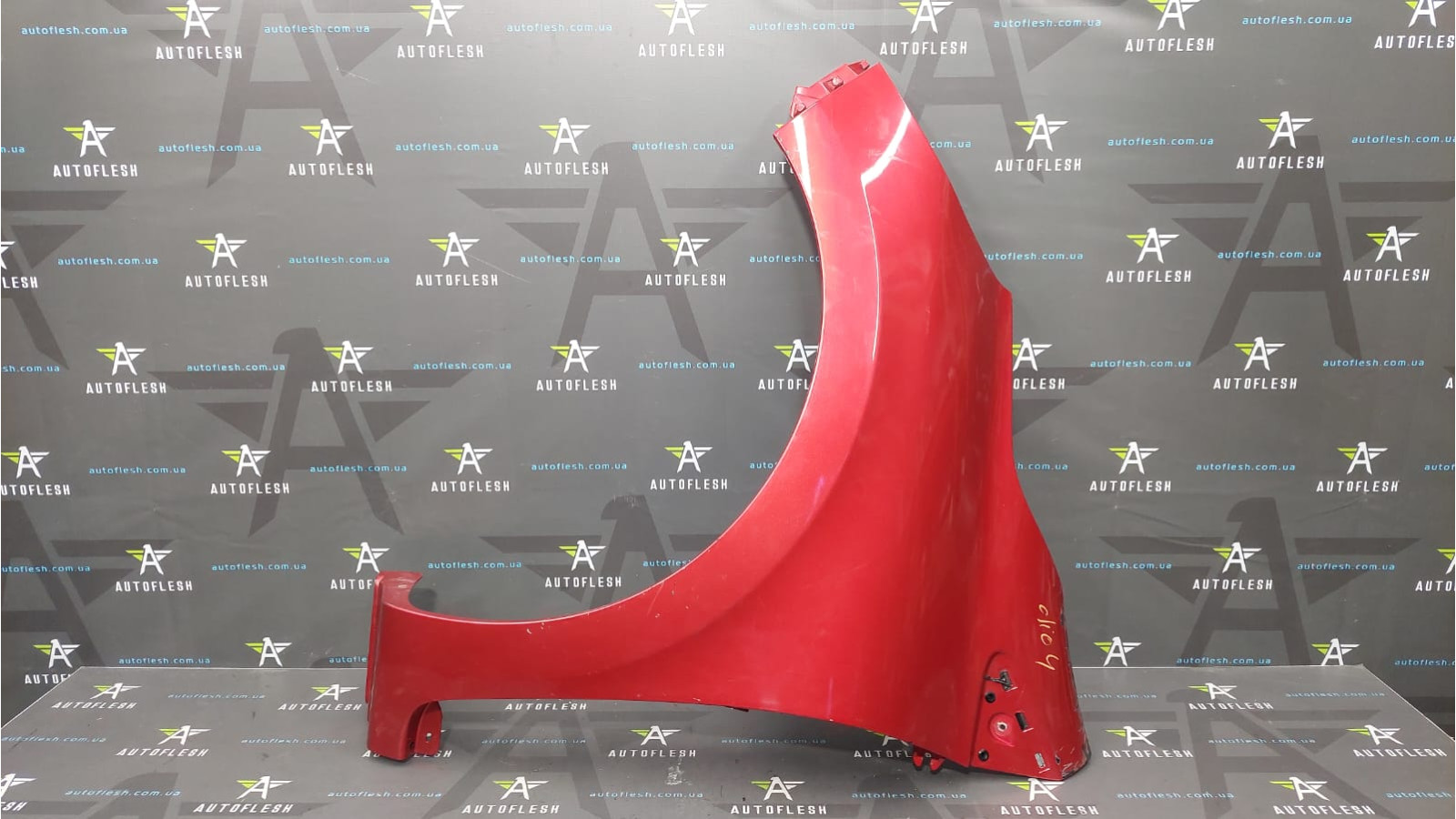 Крыло переднее левое 631017334R Renault Clio 4 рено клио бу